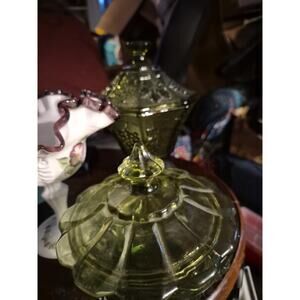 Vintage Anchor Hocking green Lidded candy Dish Compote With Pointed Finial